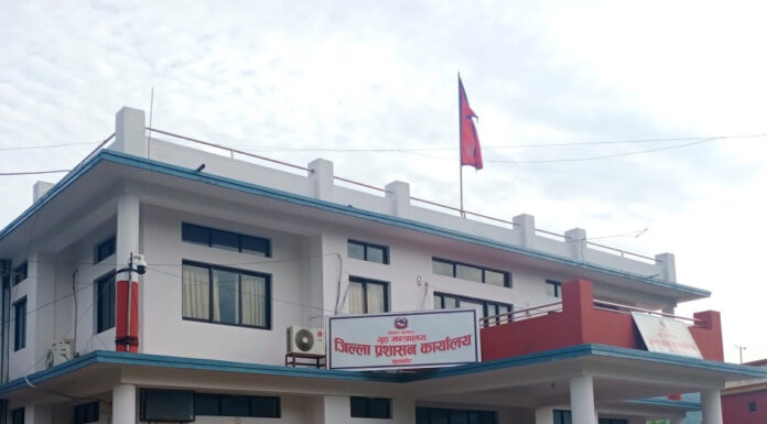 भारी वर्षाको जोखिमका कारण राति अत्यावश्यकबाहेकका सवारी सञ्चालन नगर्न जिल्ला प्रशासन कार्यालय नुवाकोटको अनुरोध